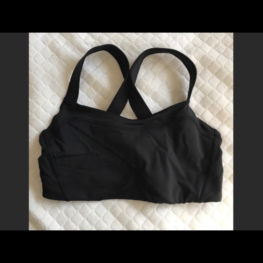 Lululemon size 6 sports bra cross cross back